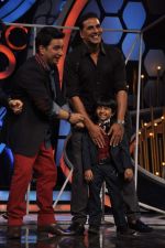 Akshay Kumar on the sets of ZEE DID in Famous, Mumbai on 16th Sept 2013 (49).JPG